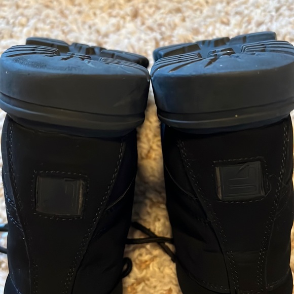 Kids Fila Suede Workboots - Picture 12 of 13